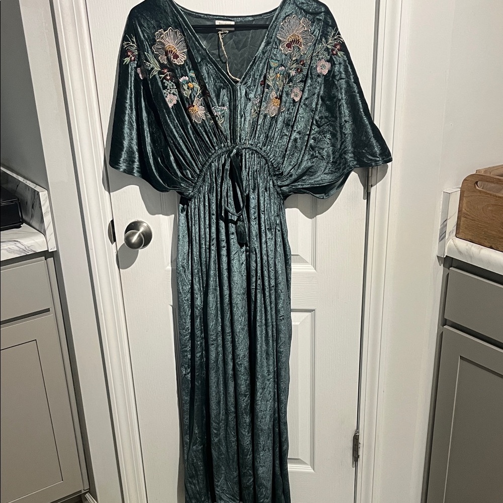 NWOT World Market gorgeous Embroidered Blue velvet dress size S/M